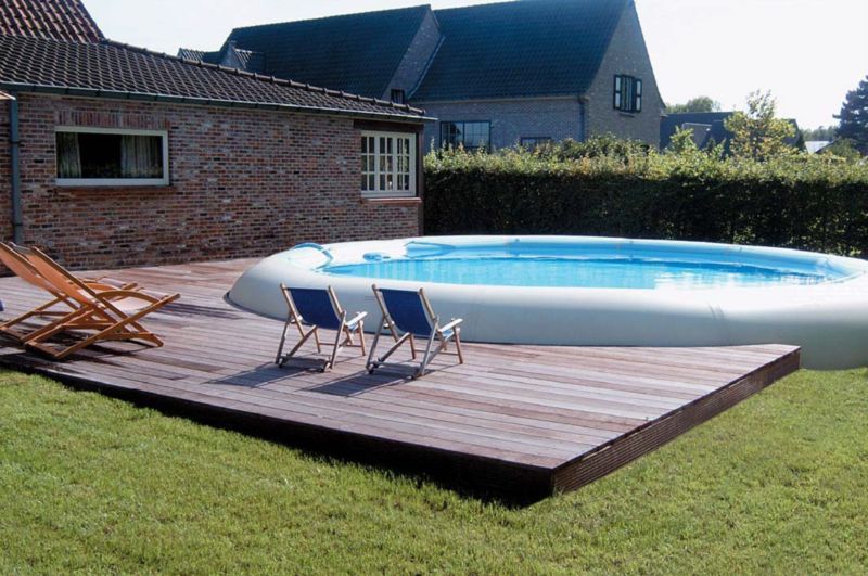 Надувной бассейн - отличный и й досуг для дачи и частного дома .