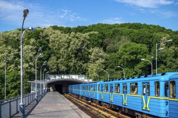 Станція метрополітену Дніпро у Києві